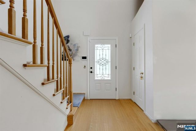 14 Summit Court, Hackensack, NJ 07601