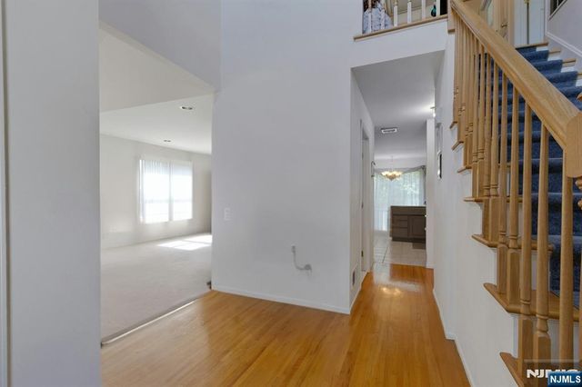 14 Summit Court, Hackensack, NJ 07601