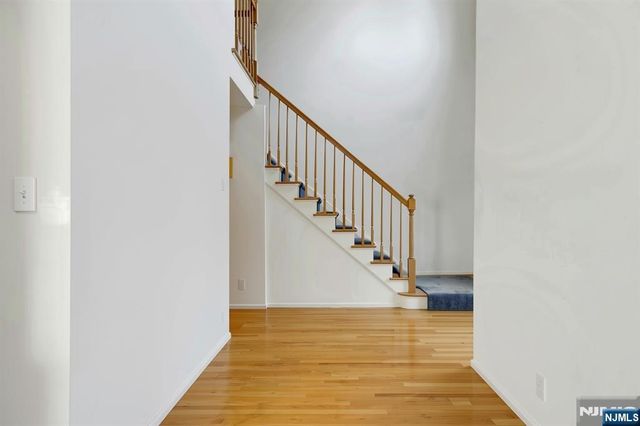 14 Summit Court, Hackensack, NJ 07601