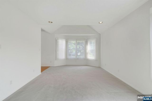 14 Summit Court, Hackensack, NJ 07601