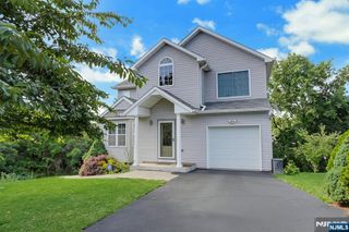 14 Summit Court, Hackensack, NJ 07601