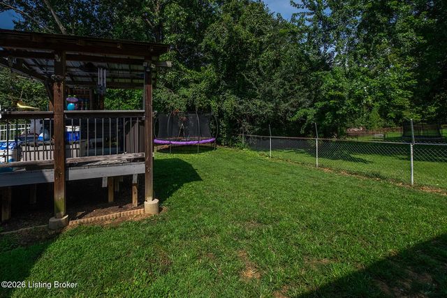5504 Sprigwood Ln, Louisville, KY 40291