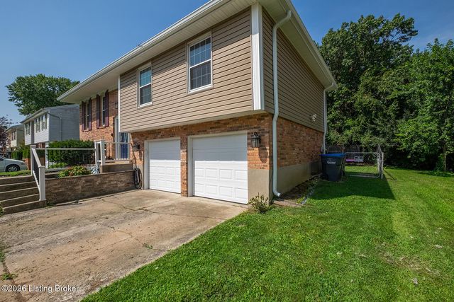 5504 Sprigwood Ln, Louisville, KY 40291