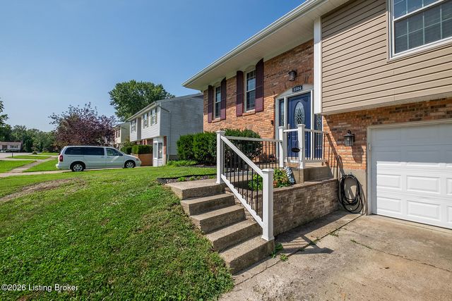 5504 Sprigwood Ln, Louisville, KY 40291