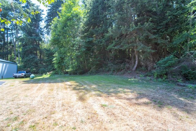 2196 N Bluff Road, Greenbank, WA 98253