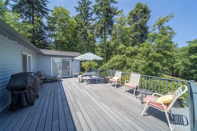 2196 N Bluff Road, Greenbank, WA 98253