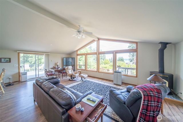 2196 N Bluff Road, Greenbank, WA 98253