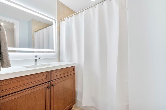 430 NE 7th Avenue 430, Fort Lauderdale, FL 33301