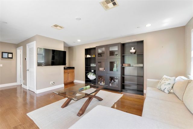 430 NE 7th Avenue 430, Fort Lauderdale, FL 33301