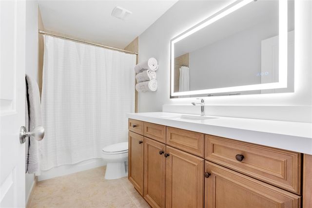 430 NE 7th Avenue 430, Fort Lauderdale, FL 33301