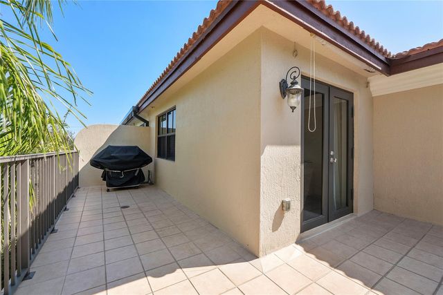 430 NE 7th Avenue 430, Fort Lauderdale, FL 33301