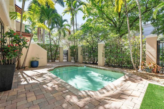 430 NE 7th Avenue 430, Fort Lauderdale, FL 33301