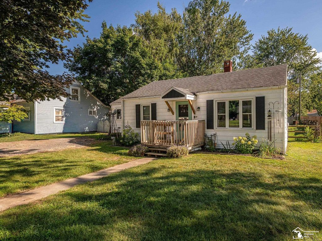 164 E Madison Street, Petersburg, MI 49270