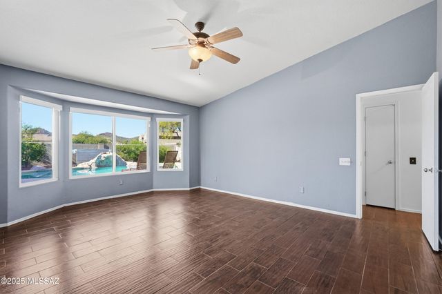 8667 N Golden Moon Way, Tucson, AZ 85743