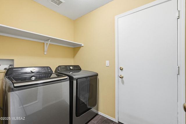 8667 N Golden Moon Way, Tucson, AZ 85743