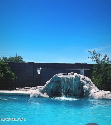 8667 N Golden Moon Way, Tucson, AZ 85743