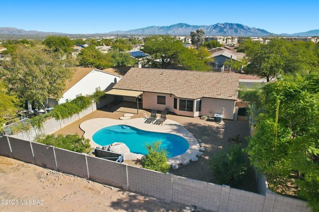 8667 N Golden Moon Way, Tucson, AZ 85743