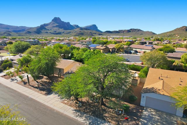 8667 N Golden Moon Way, Tucson, AZ 85743