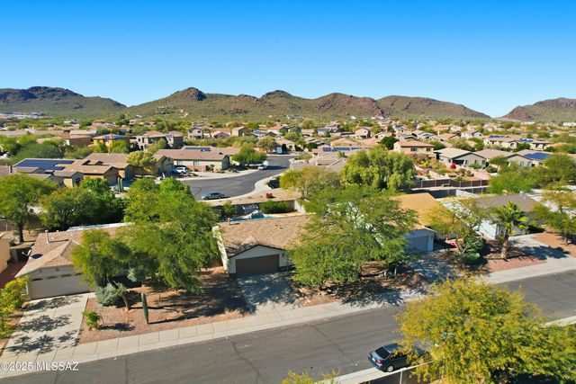 8667 N Golden Moon Way, Tucson, AZ 85743