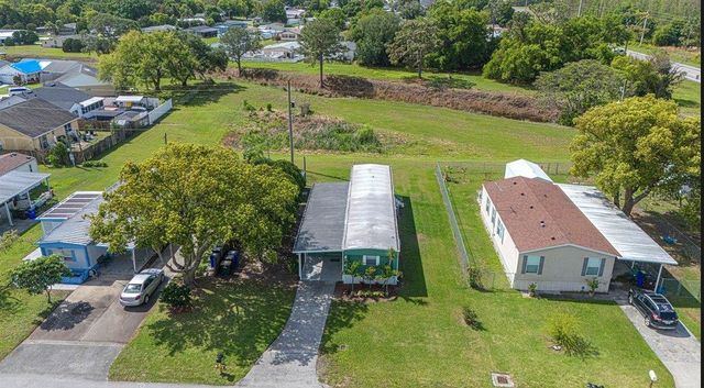 2009 PINE STREET, St Cloud, FL 34769