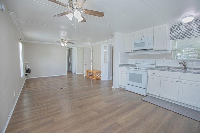 2009 PINE STREET, St Cloud, FL 34769