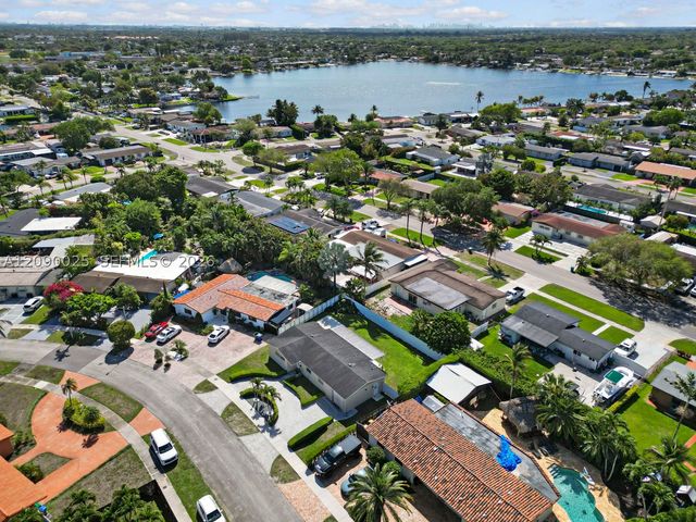 8530 NW 179th St, Hialeah, FL 33015