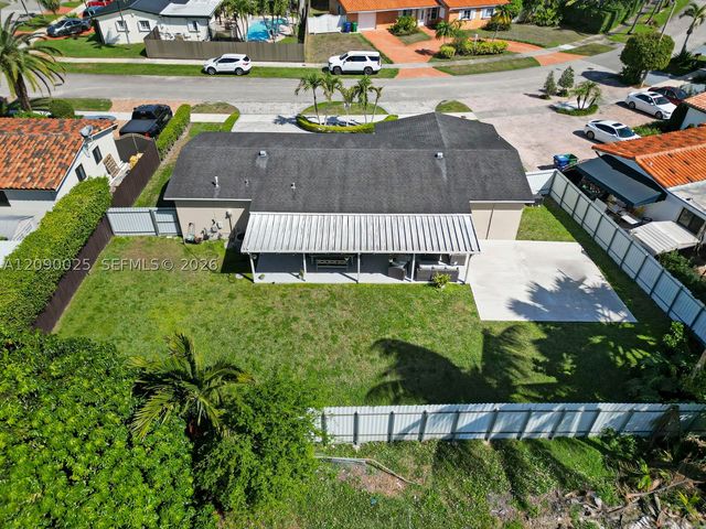 8530 NW 179th St, Hialeah, FL 33015
