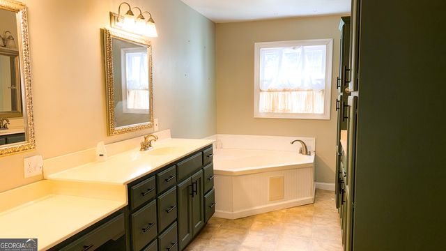 5931 Brassie Ridge Lane, Ellenwood, GA 30294