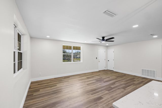 3200 E Avery St, Pensacola, FL 32503