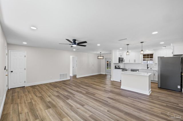 3200 E Avery St, Pensacola, FL 32503