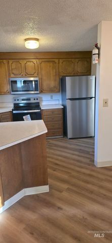 517 S Lawrence Ave, Boise, ID 83709