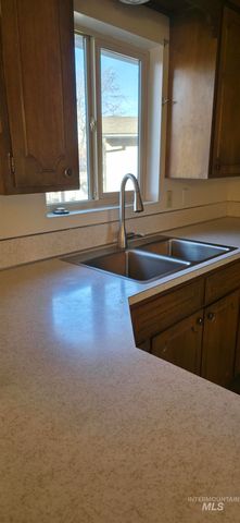 517 S Lawrence Ave, Boise, ID 83709