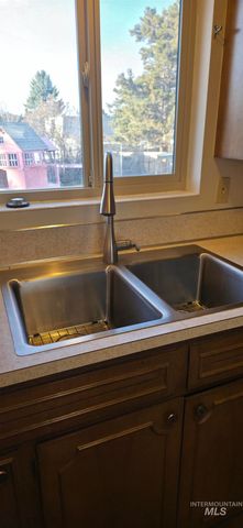 517 S Lawrence Ave, Boise, ID 83709