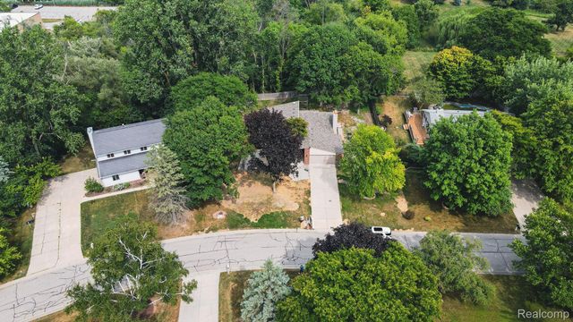 5609 Culpepper Drive, West Bloomfield Charter Township, MI 48322