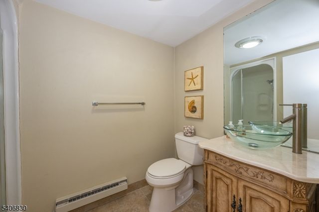 11 Cerone Ct, West Orange Twp., NJ 07052