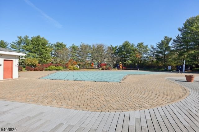 11 Cerone Ct, West Orange Twp., NJ 07052