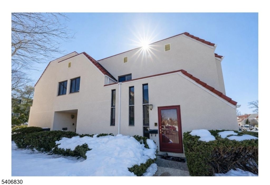 11 Cerone Ct, West Orange Twp., NJ 07052