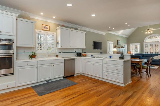 530 Kings County Court, Milton, GA 30004