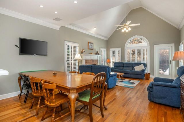 530 Kings County Court, Milton, GA 30004