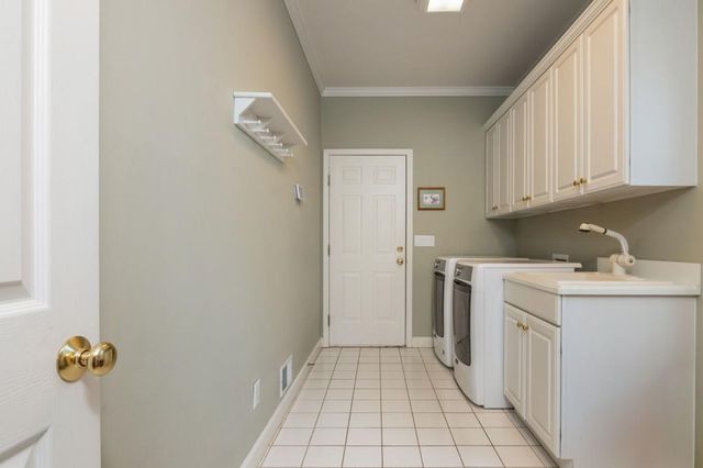 530 Kings County Court, Milton, GA 30004