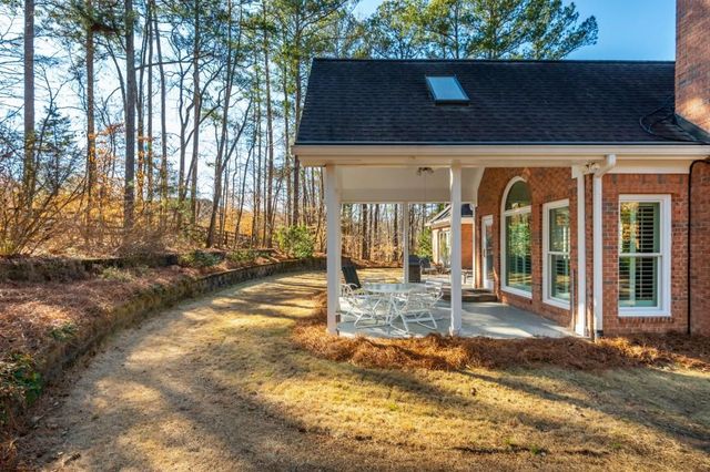 530 Kings County Court, Milton, GA 30004