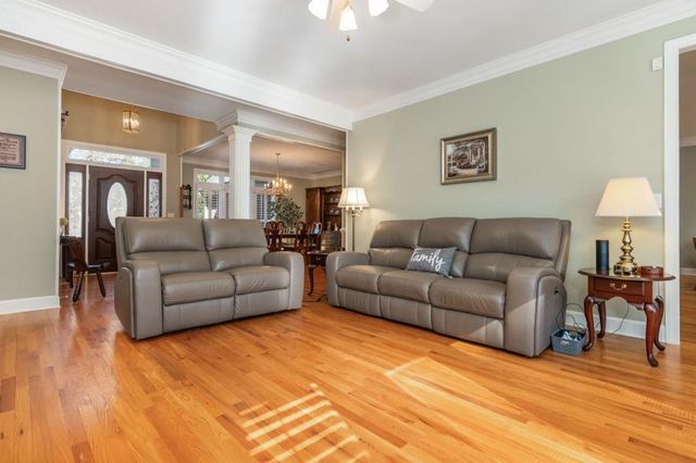 530 Kings County Court, Milton, GA 30004