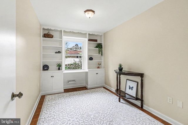 33 CENTER DR, Camp Hill, PA 17011