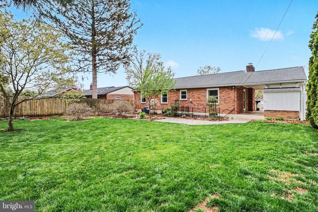33 CENTER DR, Camp Hill, PA 17011
