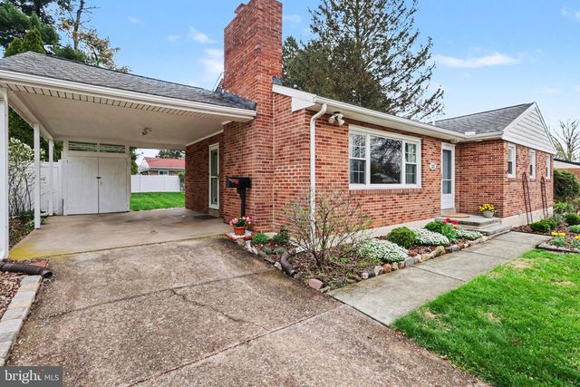 33 CENTER DR, Camp Hill, PA 17011