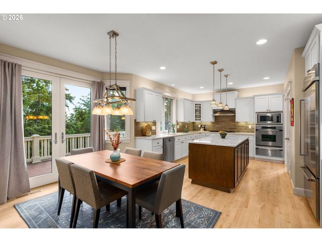 9222 Nw MURDOCK St, Portland, OR 97229
