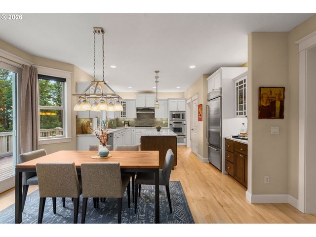 9222 Nw MURDOCK St, Portland, OR 97229