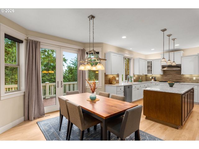 9222 Nw MURDOCK St, Portland, OR 97229