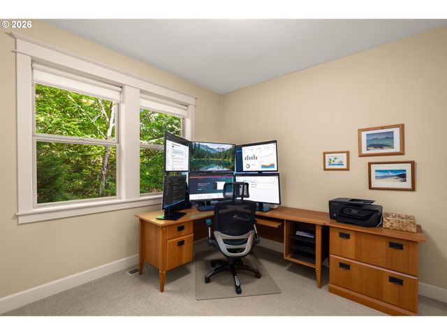 9222 Nw MURDOCK St, Portland, OR 97229