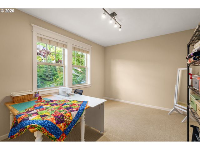 9222 Nw MURDOCK St, Portland, OR 97229